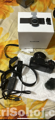 SONY ZV-E10 with lens
